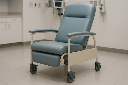 Combining the comfort of a recliner with the mobility of a transport chair, this model features lockable caster wheels, adjustable reclining angles, and secure armrests. Ideal for safely moving patients between departments without transferring them from the chair. Suitable for emergency wards, diagnostic centers, and post-surgical care units.